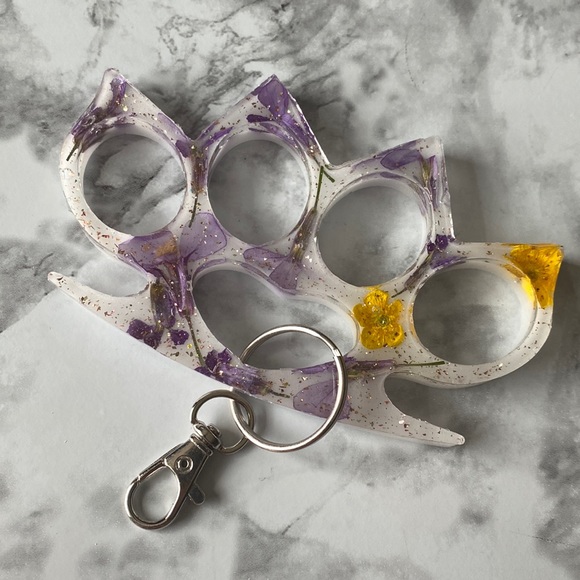 Accessories - Flower Knuckles keychain